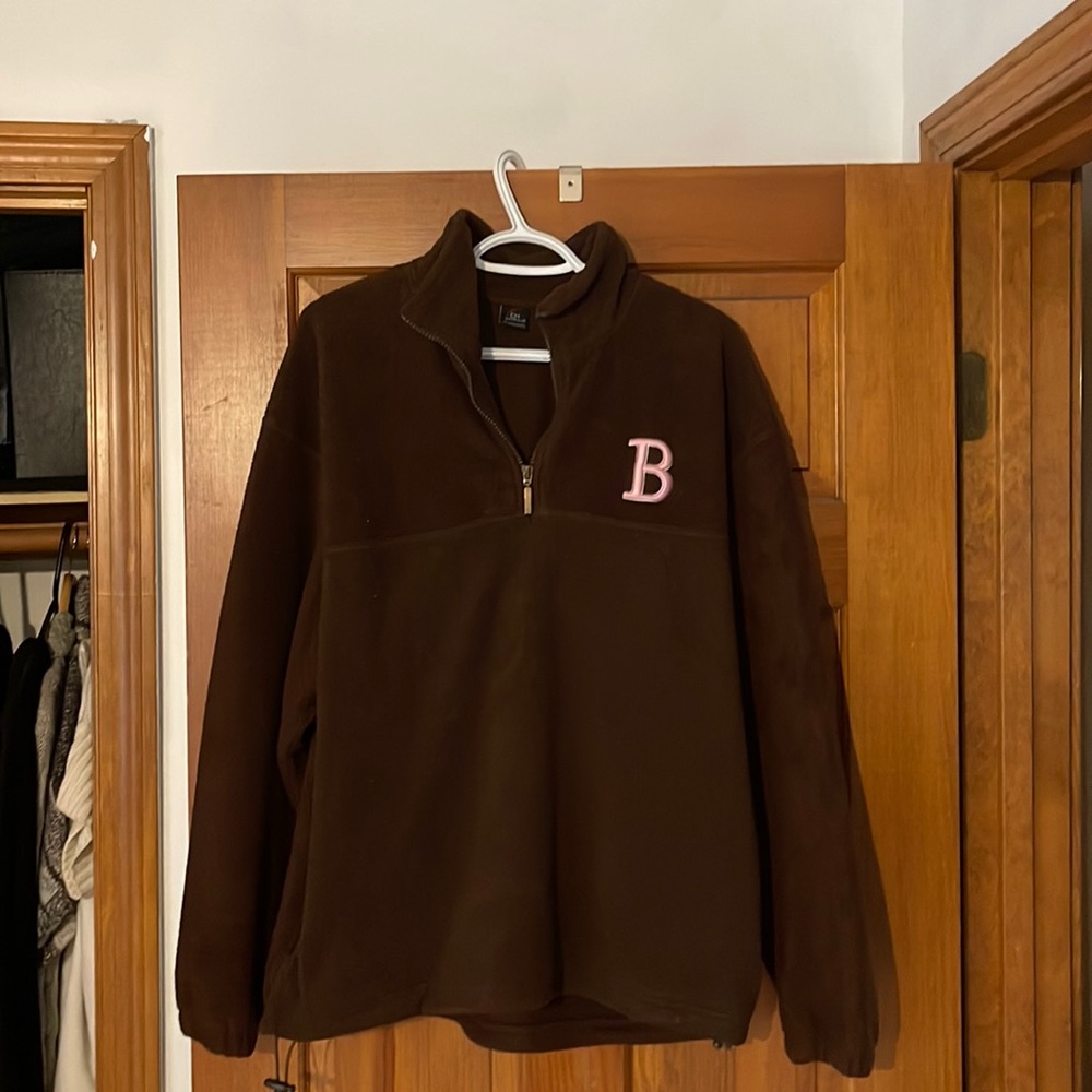 Brown sweatshirt